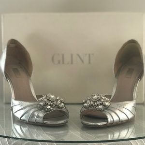 STUNNING SILVER SHOES 💎